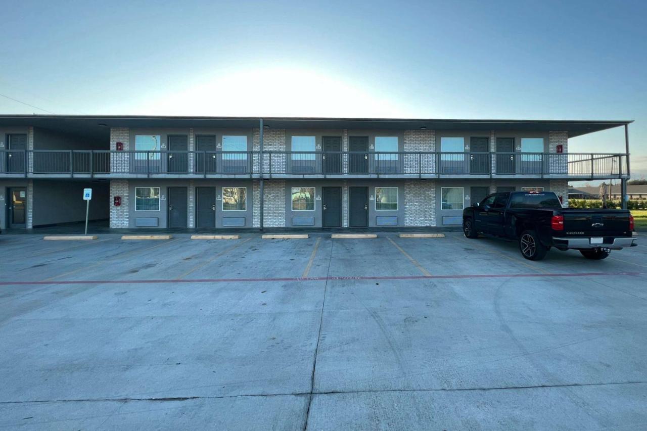 Super 8 By Wyndham Sulphur South Exteriör bild